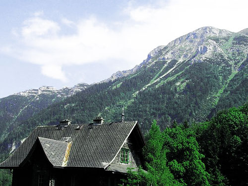 Was haben Harald Dobernig und der Ötscher gemein? Einen slawischen Namen. Ist 
ein slawischer Bergname aber "Einstiegsdroge" für noch mehr slawisches Gebirge 
in Österreich?