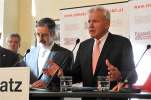 Werben für die Erhaltung der Wehrpflicht: Erwin Hameseder und Veit Sorger. Werben für die Erhaltung der Wehrpflicht: Erwin Hameseder und Veit Sorger.