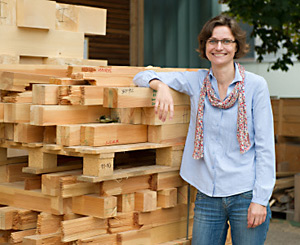 Julia Denzler entwickelt Software zum Sägen. Julia Denzler entwickelt Software zum Sägen.