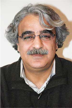 Mithat Sancar ist arabischer Abstammung und lernte während seiner Schulzeit in Diyarbakir Kurdisch. Mithat Sancar ist arabischer Abstammung und lernte während seiner Schulzeit in Diyarbakir Kurdisch.
