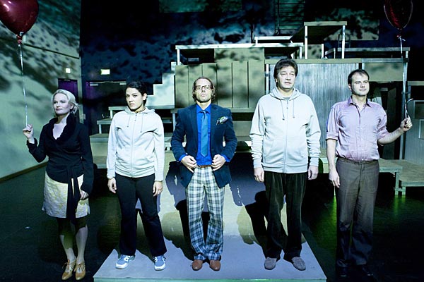 Irene Halenka, Claudia Kottal, Theo Helm, Bernd Sracnik und Markus Schramm (v. li.) in "Schilf". 