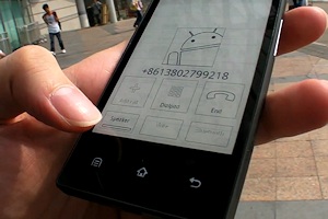 Lange Laufzeit, hohe Lesbarkeit: Das E-Ink-Phone von Onyx. Lange Laufzeit, hohe Lesbarkeit: Das E-Ink-Phone von Onyx.