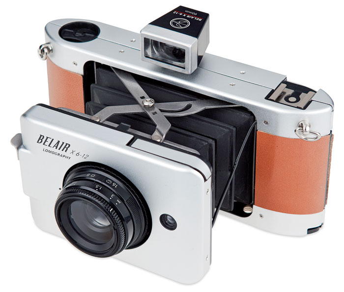 Neuestes lomografisches Werkzeug: die Belair X6-12, eine Mittelformatkamera 
mit wechselbaren Objektiven. Kostenpunkt: ab 249 Euro. 