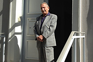 Seit 1977 Präsident der Israelitischen Kultusgemeinde der Stadt
Salzburg: Marko M. Feingold, geboren am 28. Mai 1913. Seit 1977 Präsident der Israelitischen Kultusgemeinde der Stadt
Salzburg: Marko M. Feingold, geboren am 28. Mai 1913.