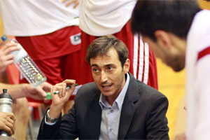Er scheint derweil alle Egos im Griff zu haben: Trainerfuchs Andrea Maghelli. 