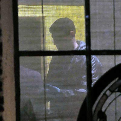 Vier Stunden lang waren die Ermittler in dem Haus von Broadwell im Einsatz, schreibt der "Charlotte Observer". Vier Stunden lang waren die Ermittler in dem Haus von Broadwell im Einsatz, schreibt der "Charlotte Observer".