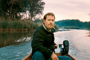 Schauspieler Andreas Lust musste für seine Rolle als Aufischer und Wirt 
in Florian Flickers "Grenzgänger" lernen, Fische zu töten, Netze zu 
flicken und Aale zu räuchern.