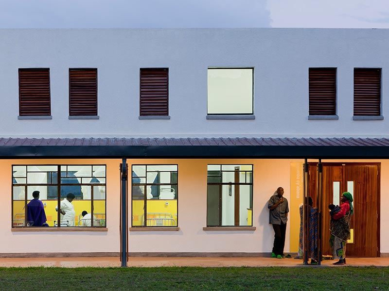 ... dient die 
Architektur nicht nur dem Auge, sondern vor allem der Senkung des 
Infektionsrisikos.  