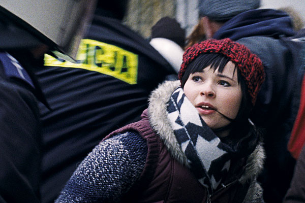 Umtriebige Heldin, die auch die Protestformen der Gegenwart kennenlernen wird: Sita (Anna Fischer) aus Barbara Alberts neuem Film "Die Lebenden".