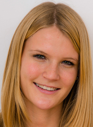 Julia Stürzl (24) wird ab 2013 das Team von Aigner PR in der Kundenberatung und in den Sozialen Medien unterstützen. Julia Stürzl (24) wird ab 2013 das Team von Aigner PR in der Kundenberatung und in den Sozialen Medien unterstützen.