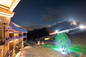 Ein Skitag geht zu Ende. Die Forsthofalm liegt abseits von Leogang. Ruhesuchende kommen hier auf ihre Kosten. Ein Skitag geht zu Ende. Die Forsthofalm liegt abseits von Leogang. Ruhesuchende kommen hier auf ihre Kosten.