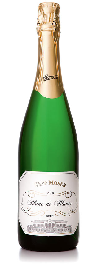 Für den neuen Blanc de Blancs des Hauses vergärt Niki Moser Chardonnay von seinen Rieden in Apetlon. Der Wein liegt 21 Monate Hefe, Schwefel wird, wie so oft bei Mosers Weinen, nur minimal zugesetzt. Für den neuen Blanc de Blancs des Hauses vergärt Niki Moser Chardonnay von seinen Rieden in Apetlon. Der Wein liegt 21 Monate Hefe, Schwefel wird, wie so oft bei Mosers Weinen, nur minimal zugesetzt.