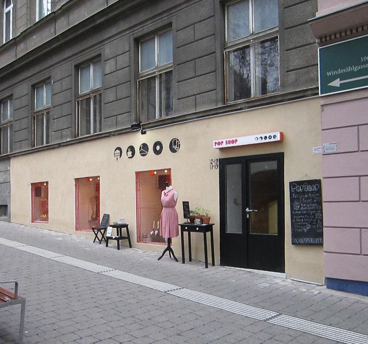 Die Fassade des Pop Shop in der Wiener Stiegengasse.