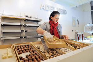 Adelheid Konditorkunst, Göttweiherg. 1, 1010 Wien, tgl. 12-18.30 Uhr, Tel.: 0699/119 296 90 Adelheid Konditorkunst, Göttweiherg. 1, 1010 Wien, tgl. 12-18.30 Uhr, Tel.: 0699/119 296 90