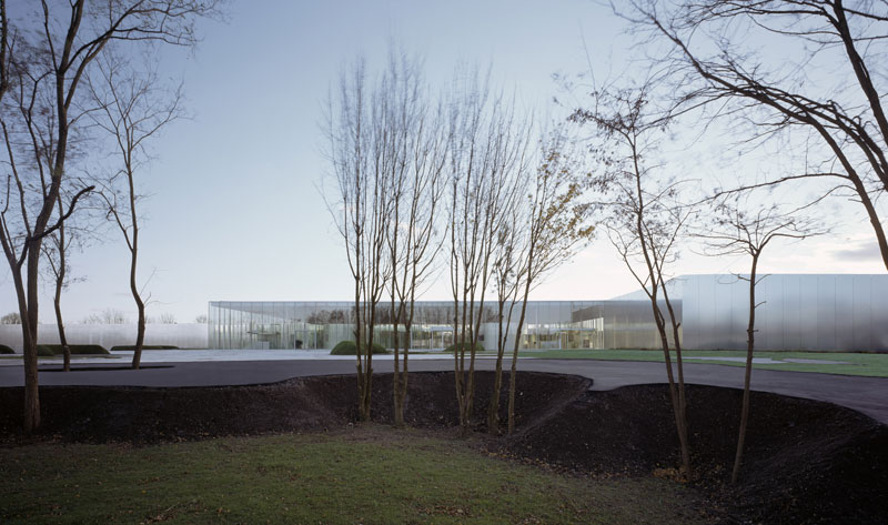 Kunst statt Kohle: Wo früher Grubenarbeiter in die Schächte stiegen, bringt 
nun der Louvre-Lens den Himmel und die Hoffnung in eine postindustriell darbende 
Region. 