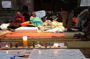 Matratzenlager mit Tee: 31 Personen befinden sich im Hungerstreik. Wie es mit den Asylwerberprotesten nun weitergehen soll, ist unklar.