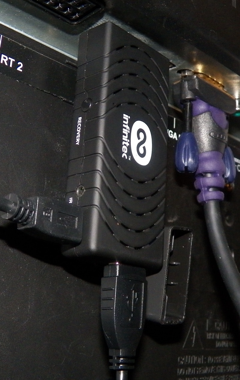 Liegen die HDMI-Ports des Fernsehers knapp beieinander, kann der Stick eventuell einen weiteren verdecken.