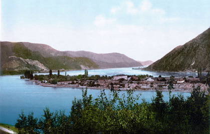 Touristenattraktion bis in die 1960er-Jahre: Eine kolorierte Aufnahme von Ada Kaleh um 1910. Touristenattraktion bis in die 1960er-Jahre: Eine kolorierte Aufnahme von Ada Kaleh um 1910.