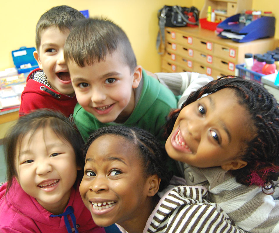 Martin, Chanel, Efe, Davina und Vivian (v. li.) besuchen das letzte Kindergartenjahr.