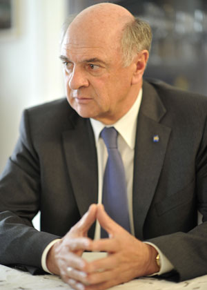 Landeshauptmann Erwin Pröll wird von 54 Prozent weiter im Amt gewünscht. Landeshauptmann Erwin Pröll wird von 54 Prozent weiter im Amt gewünscht.