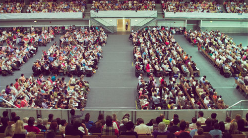 Laut Volkszählung gibt es momentan ca. 24.000 Mitglieder bei den Zeugen Jehovas, sie sind damit die fünftgrößte Glaubensgemeinschaft in Österreich.