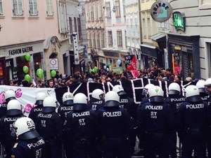Die Grazer Sporgasse wurde von der Polizei hermetisch abgeriegelt.