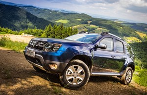 Der Vergleich der Autos das Benzin der Dieselmotor