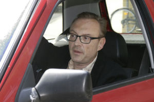 Josef Hader spielt eine zwielichtige Gestalt