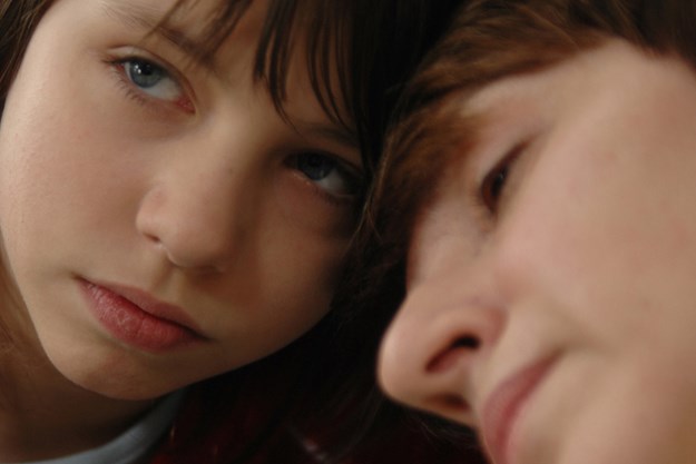 http://images.derstandard.at/t/M625/movies/2005/7958/160822223744947_10_grbavica-esmas-geheimnis_aufm04.jpg http://images.derstandard.at/t/M625/movies/2005/7958/160822223744947_10_grbavica-esmas-geheimnis_aufm04.jpg
