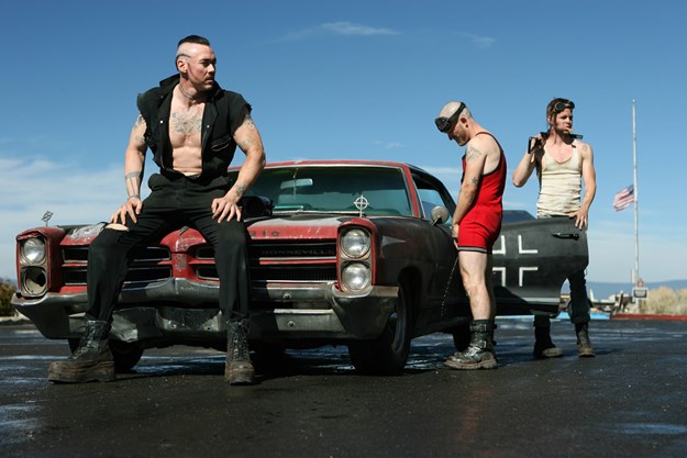 http://images.derstandard.at/t/M625/movies/2007/8413/161227223125560_12_smokin-aces_aufm03.jpg http://images.derstandard.at/t/M625/movies/2007/8413/161227223125560_12_smokin-aces_aufm03.jpg