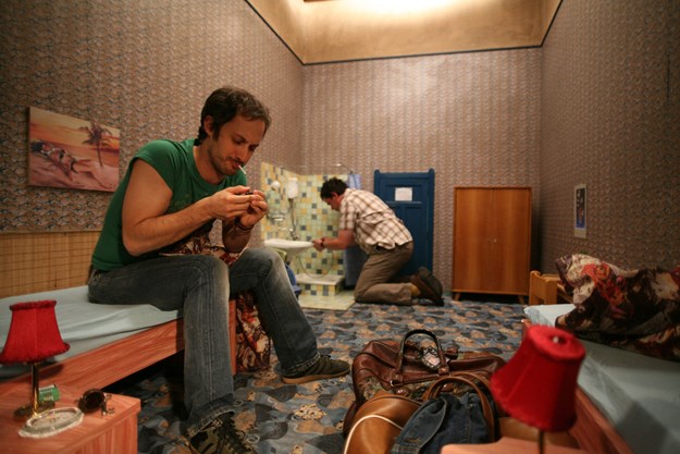 http://images.derstandard.at/t/M625/movies/2008/12438/160825223258949_9_contact-high_aufm04.jpg http://images.derstandard.at/t/M625/movies/2008/12438/160825223258949_9_contact-high_aufm04.jpg