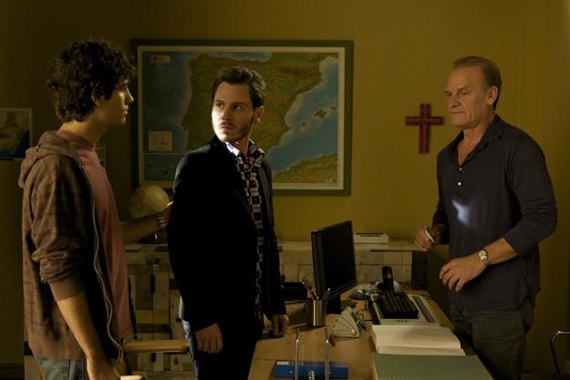 http://images.derstandard.at/t/M625/movies/2009/12945/161230223057726_8_zerrissene-umarmungen_aufm03.jpg http://images.derstandard.at/t/M625/movies/2009/12945/161230223057726_8_zerrissene-umarmungen_aufm03.jpg