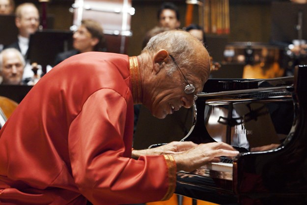 http://images.derstandard.at/t/M625/movies/2015/22381/170315223135960_16_hello-i-am-david--eine-reise-mit-david-helfgott_aufm02.jpg http://images.derstandard.at/t/M625/movies/2015/22381/170315223135960_16_hello-i-am-david--eine-reise-mit-david-helfgott_aufm02.jpg