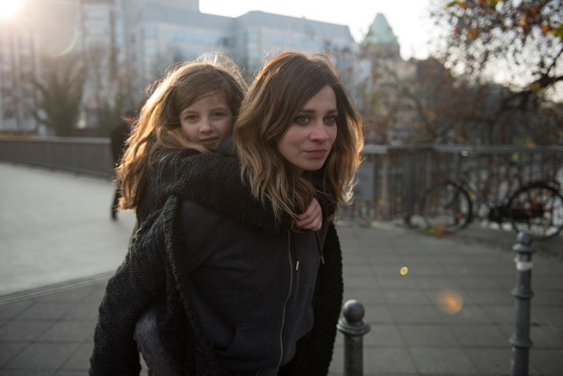 http://images.derstandard.at/t/M625/movies/2016/23232/160411223050166_9_maengelexemplar_aufm03.jpg http://images.derstandard.at/t/M625/movies/2016/23232/160411223050166_9_maengelexemplar_aufm03.jpg