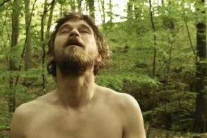 Martin flüchtet in den Wald, Foto: APA (pr/Einhorn) Artikelbild