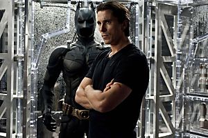 Bruce Wayne (Bale) wird erneut zu Batman, Foto: APA (Warner Bros.) Artikelbild
