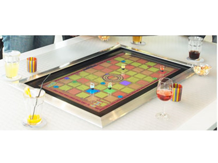 Ein Spieltisch Viele Unterschiedliche Spiele Games Derstandard At Web
