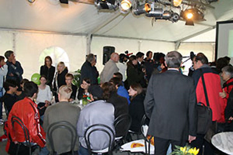 60 Sekunden fr neue Geschftskontakte beim 1. Speed Dating Mitglieder und Gste des Tiroler Marketing Clubs trafen sich krzlich mit Tiroler Marketing Club Business Meeting im Casino Innsbruck