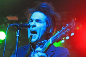 Download Warum Manner Offene Turen Einrennen Mussen Musik Derstandard Desktop Wallpaper Free Get Wallpaper Warum Manner Offene Turen Einrennen Mussen Musik Derstandard For Android