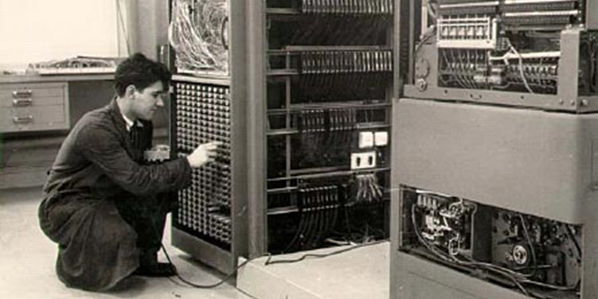 Einzigartige Fotos zu historischem Computer entdeckt - Technik