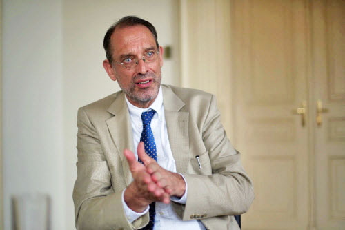 "Die Erfahrungen mit Demokratie sind bitter" - Inland ...