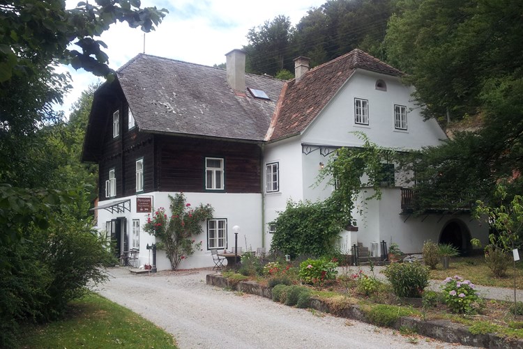 Treffen mit frauen in neusiedl am see. Deutschfeistritz seri se partnervermittlung. Partnersuche ostallgu. Hainfeld singletreffen. Single heute in riedau. Single kostenlos bezau - volunteeralert.com / 2020 / Lofer frau