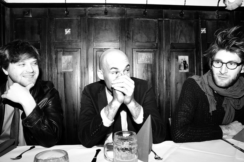 Collective Desk: Arbeitstisch, Basteltisch, Küchentisch in einem