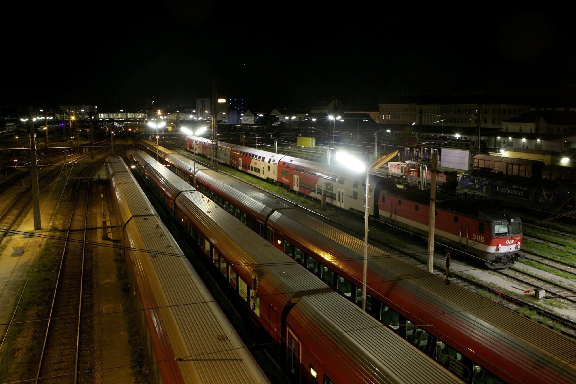 Schwarze Löcher im Winterfahrplan Bahn derStandard.at