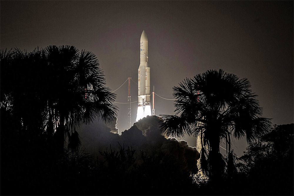 Erste Ariane-Rakete des Jahres ins All gestartet - Raum - derStandard