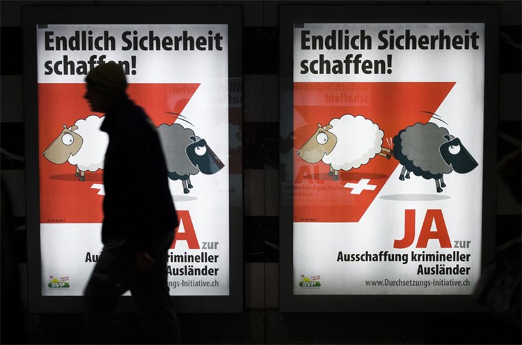Schweizer Gegen Scharfere Regeln Zur Auslander Ausweisung Schweiz Derstandard At International