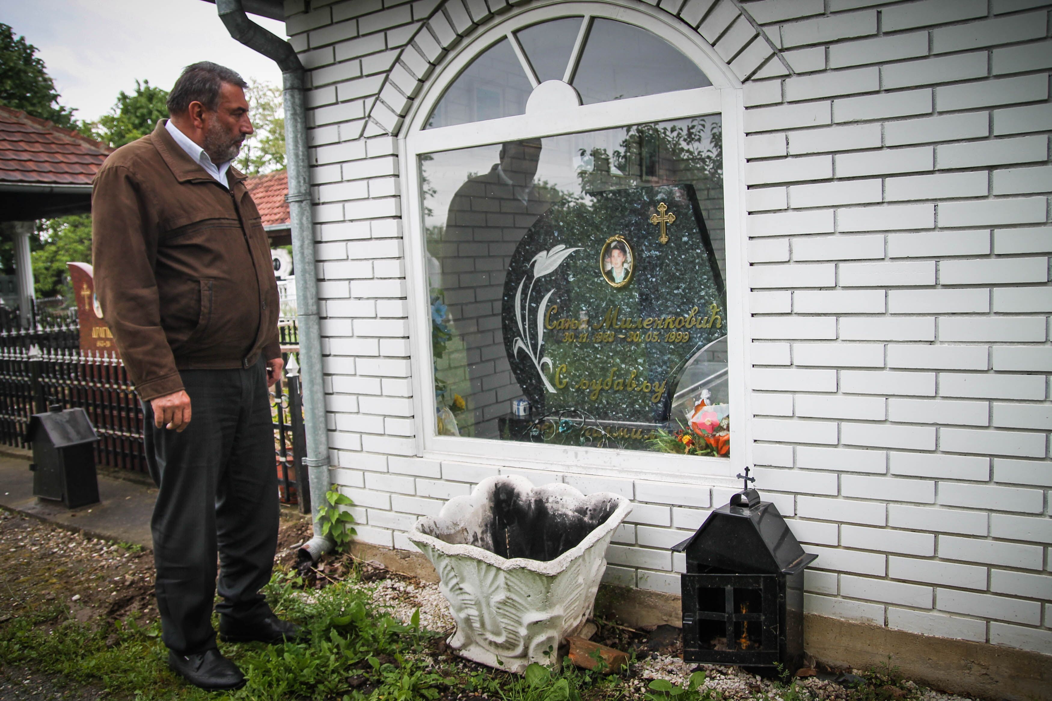 Als Bomben auf die Brücke von Varvarin fielen Gesellschaft