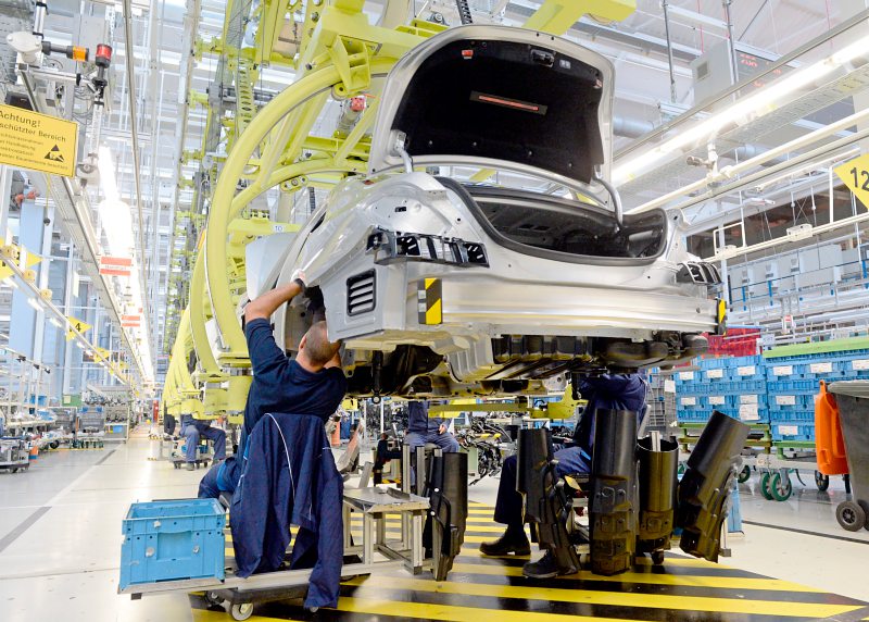 Deutsche Autoindustrie rechnet mit Aufschwung - Automobil - derStandard ...