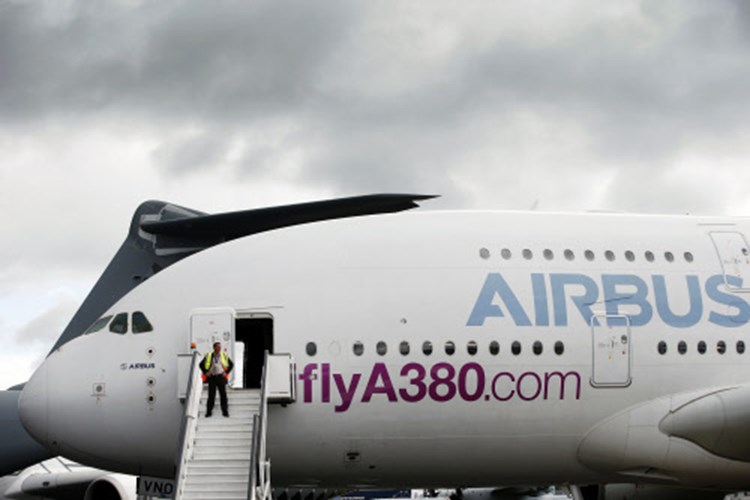 Airbus Halbiert A380 Produktion Luftfahrt Derstandard At Wirtschaft