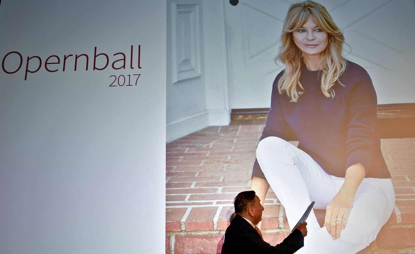 Goldie Hawn Ist Richard Lugners Opernballgast Opernball Derstandard At Panorama